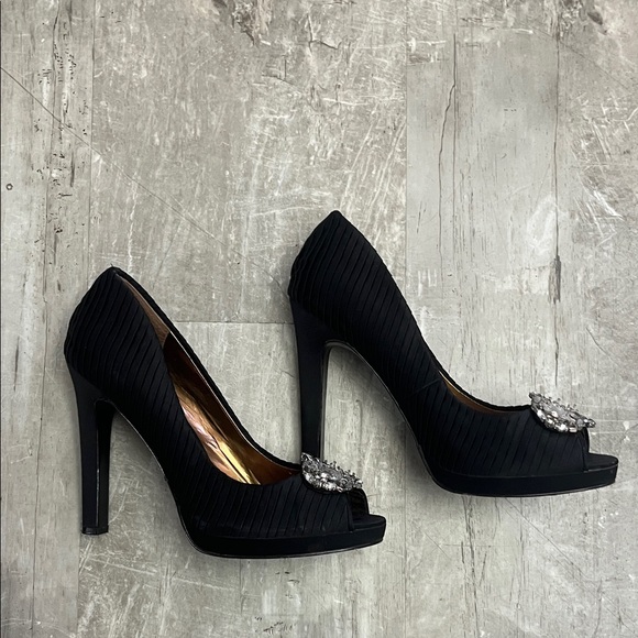 Jessica Simpson Elegant Black Women's Shoes with Embellishments - Picture 2 of 3